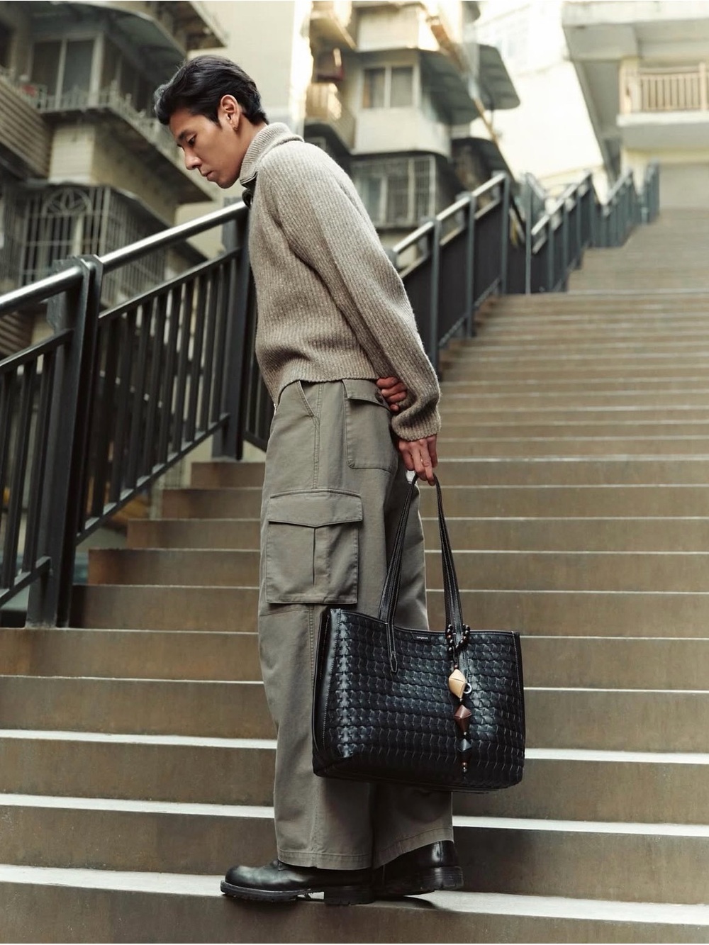 Songmont Lattice Tote, Medium, Onyx - Picture 6 of 12